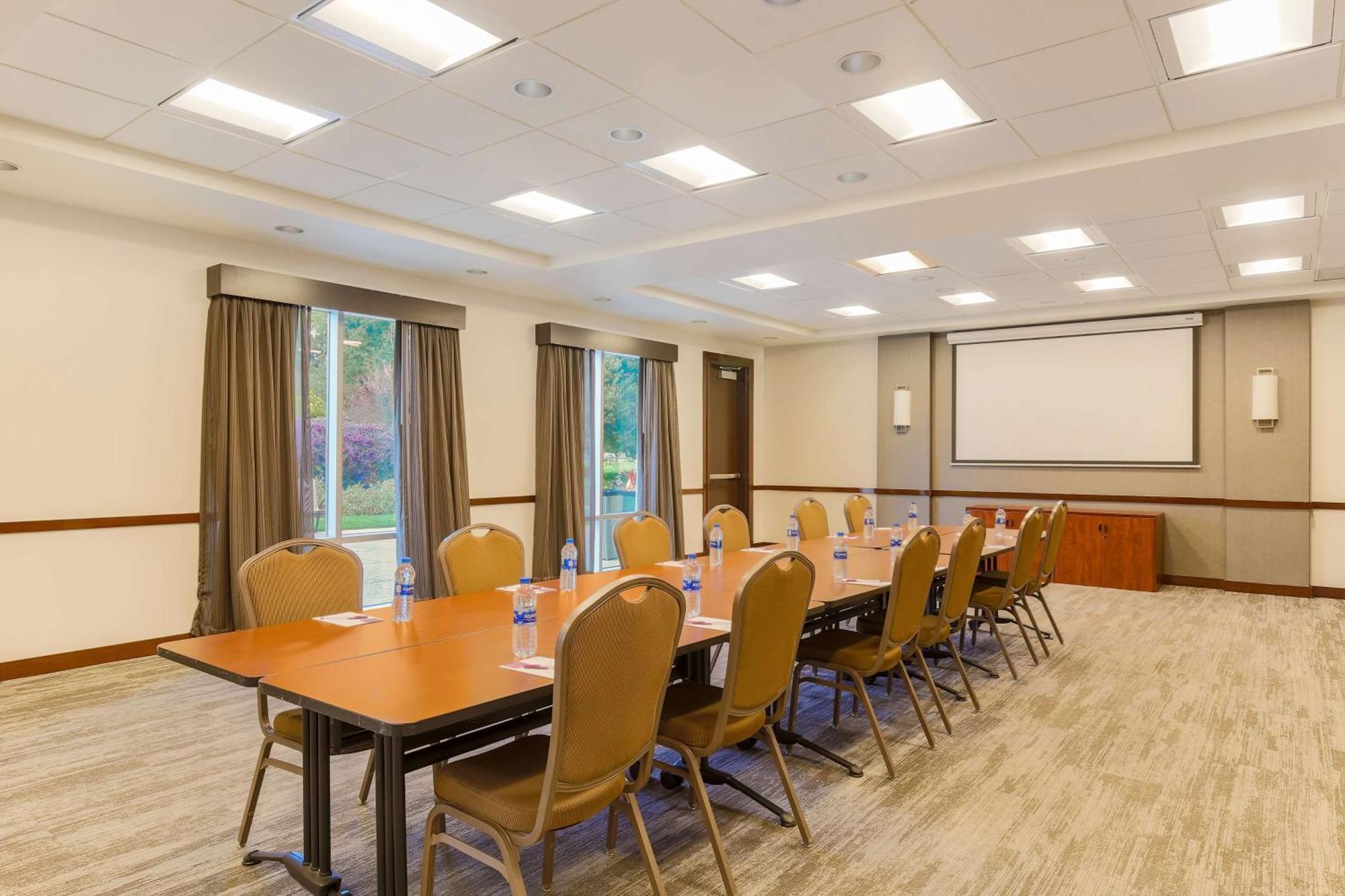 Hotel Hyatt Place Uc 3*
